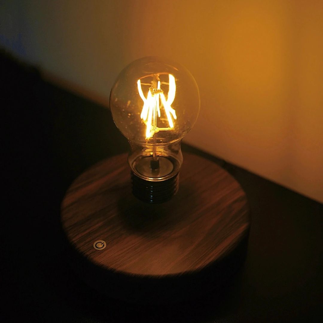 Magic Levitating Lamp: Retro Bulb